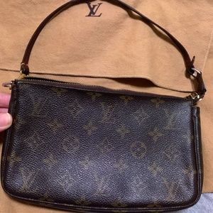 Louis Vuitton Pochette (Authentic)